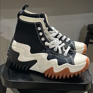 Converse Run Star Motion Platform